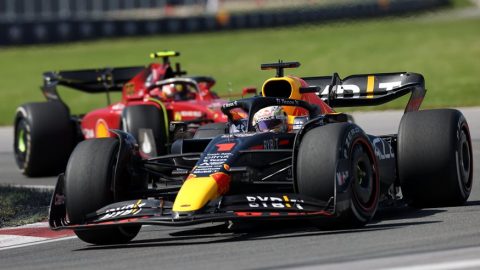 Verstappen aguantó a Sainz y ganó en Canadá
